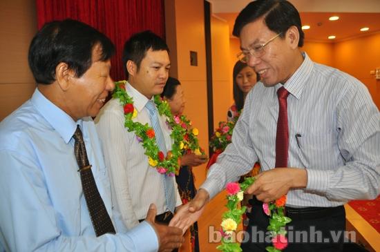 Vinh danh tập thể, cá nhân điển hình học tập và làm theo Bác