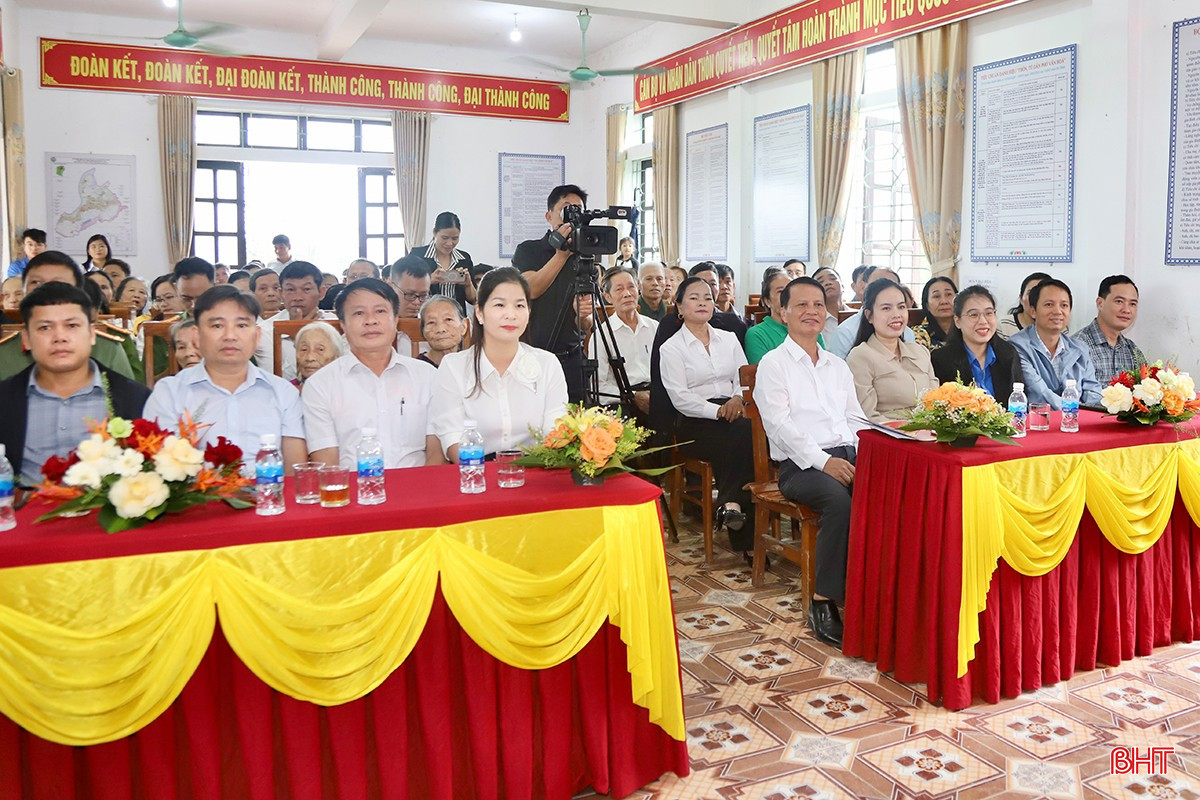 Các đại biểu tham dự ngày hội.
