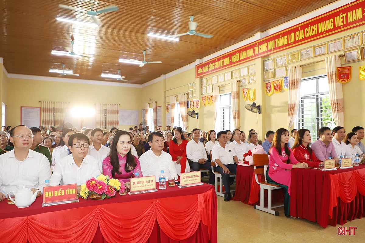 Đại biểu tham dự ngày hội.