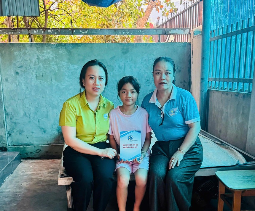 Lan tỏa Trung thu yêu thương tới trẻ em mồ côi, hoàn cảnh khó khăn ở Hà Tĩnh- Ảnh 1.