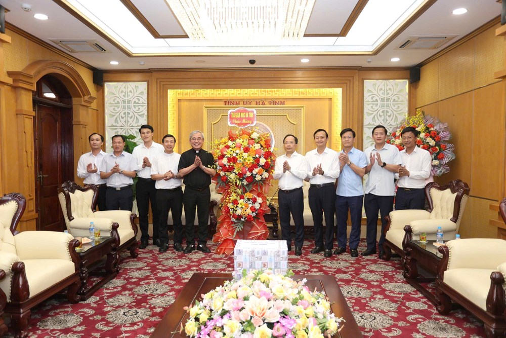  Các tổ chức tôn giáo chúc mừng thành công Đại hội Đảng bộ Hà Tĩnh - ảnh 2